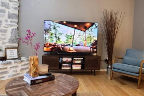 Centrally located in Rogers and Bentonville! -Private Rooms